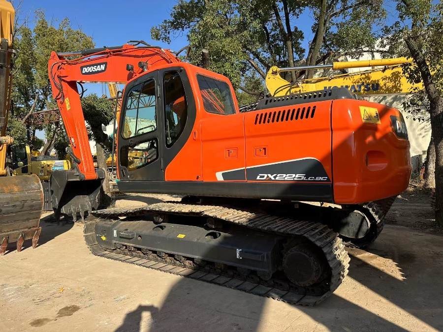 Used Doosan DX225 for sale 2