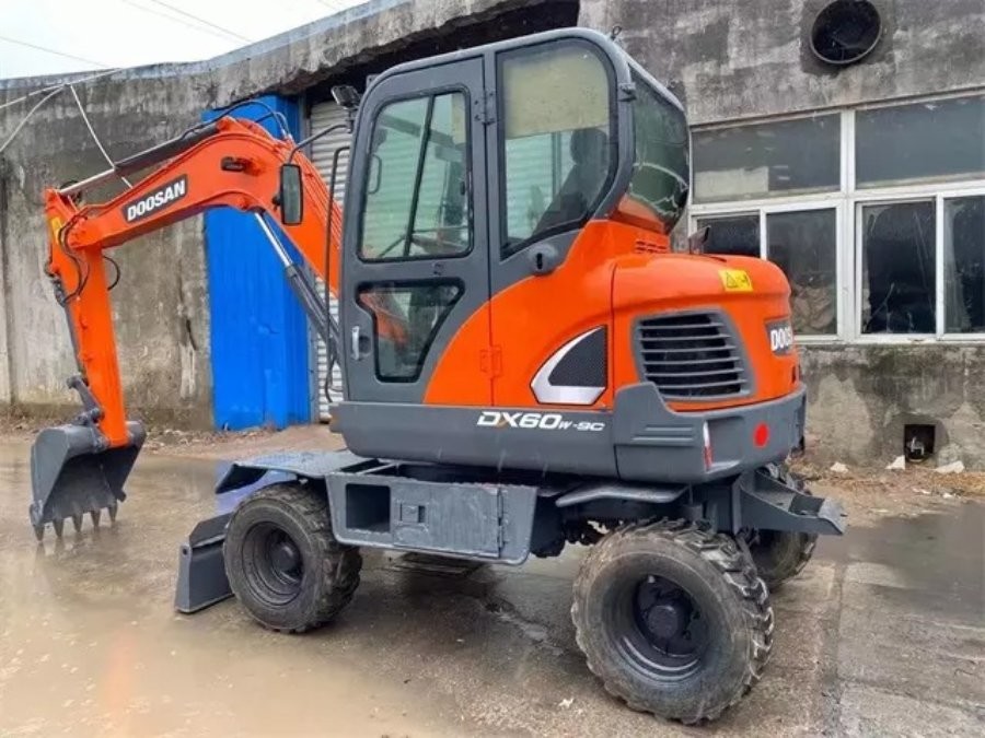 Used Doosan DX60W for sale 2