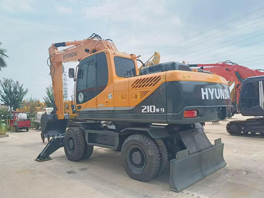 Hyundai Wheeled 210 for Sale
