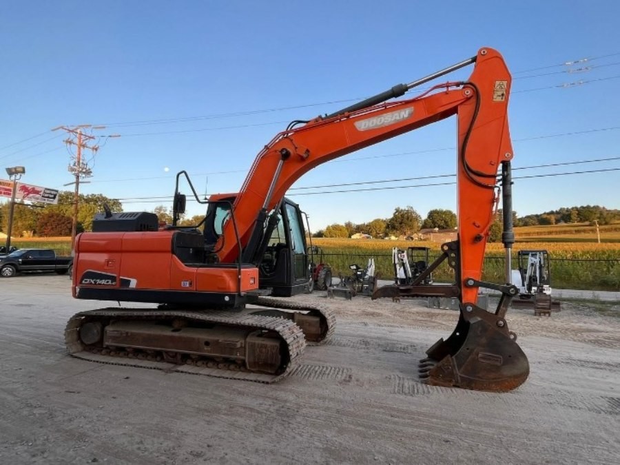 Used Doosan DX140 for Sale