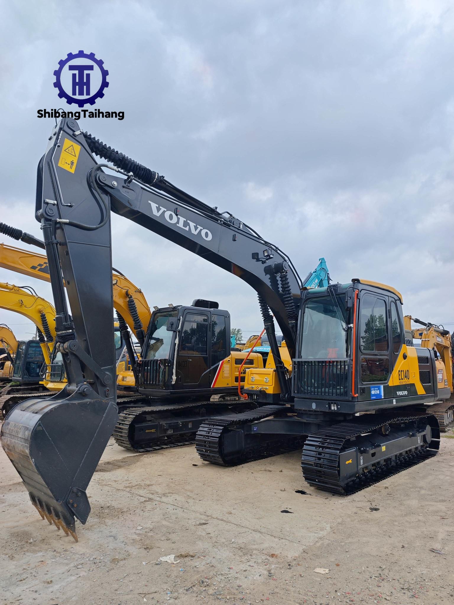 للبيع حفار فولفو EC140 مستعمل