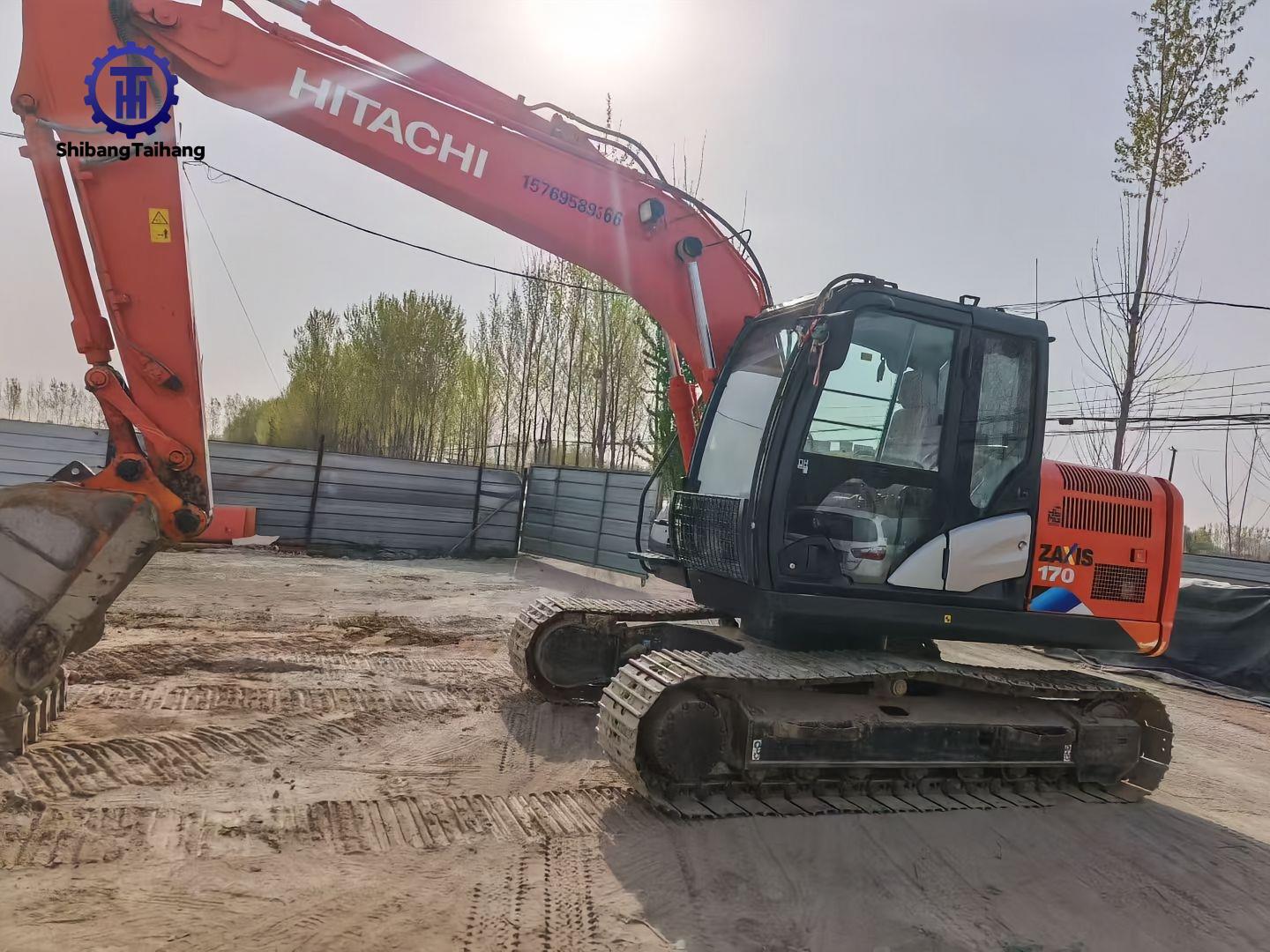 Hitachi ZX130 d'occasion à vendre