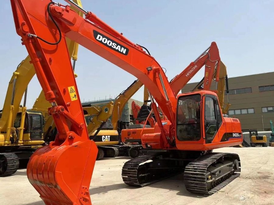 Used Doosan DH220 for sale 2