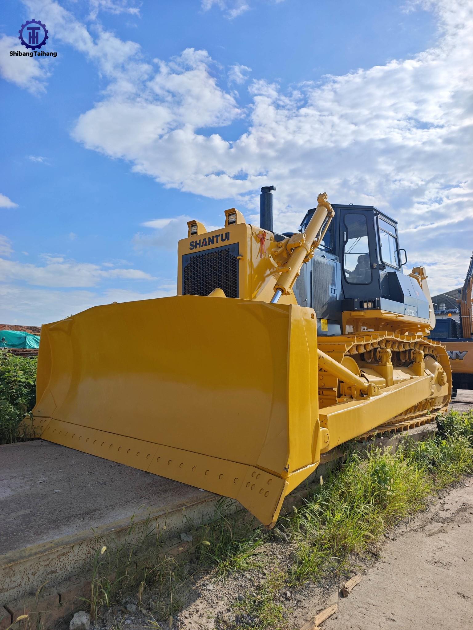 Bulldozer Shantui SD32 de segunda mano en venta