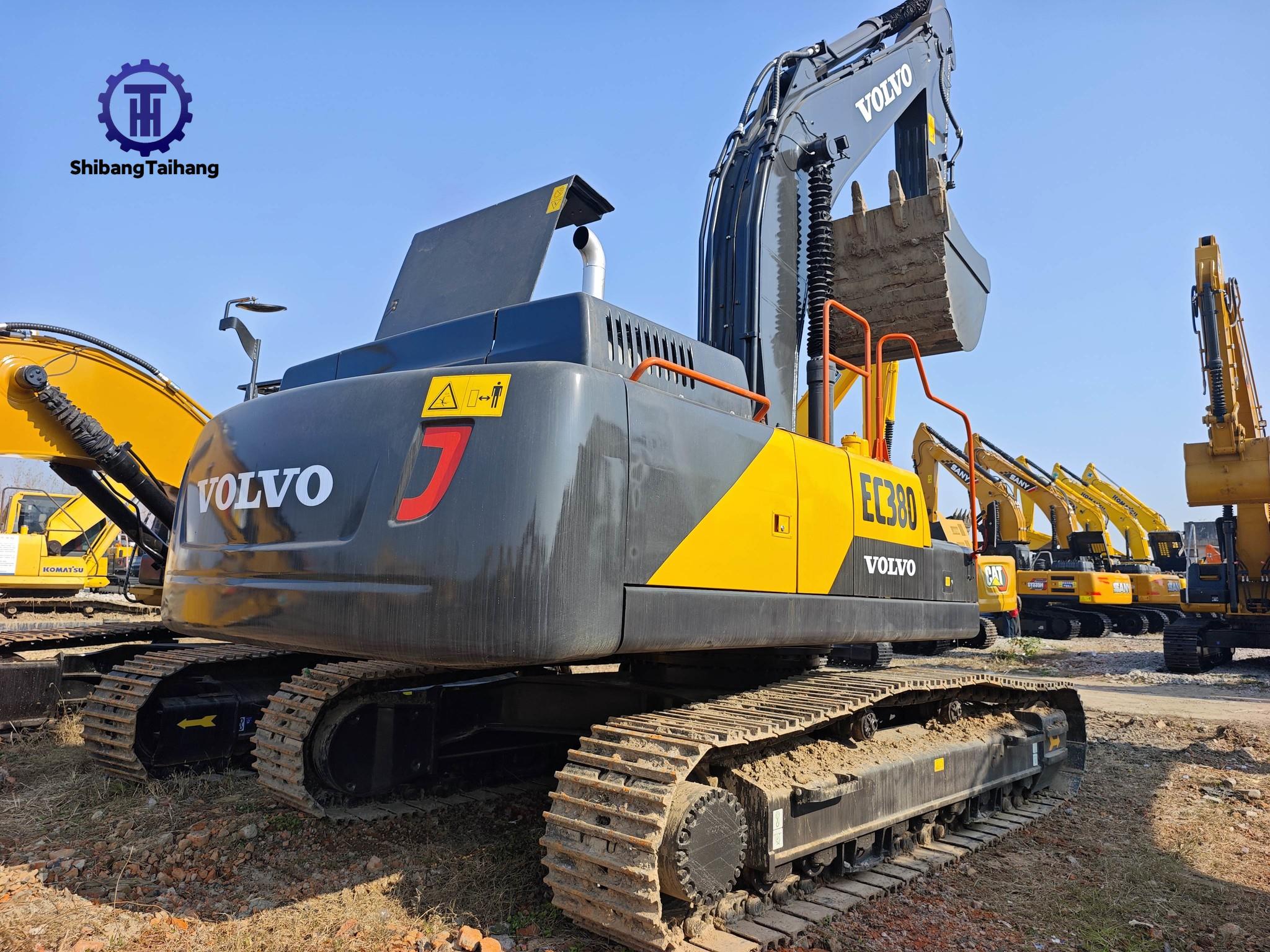 2للبيع حفار فولفو EC380 مستعمل