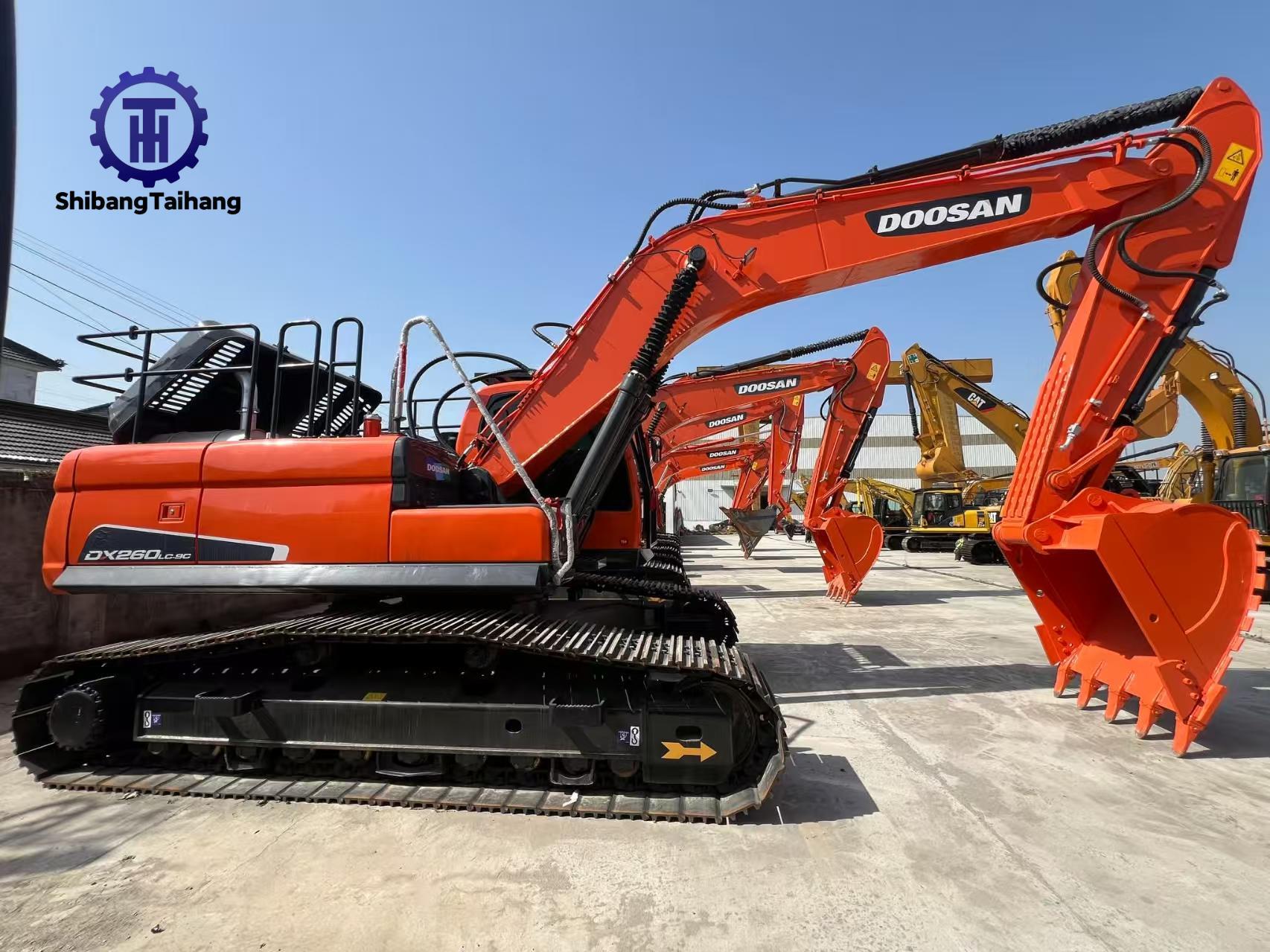  للبيع حفار دوسان DX260 مستعمل