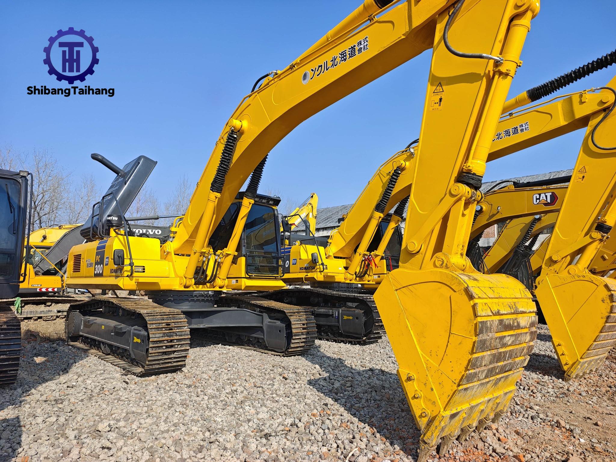 Продается б/у Komatsu 300
