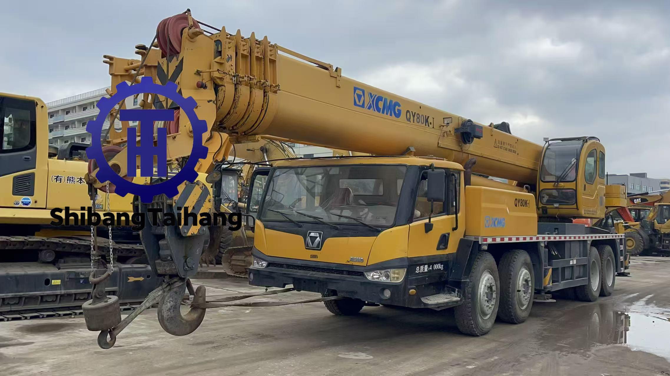 Grue sur camion XCMG 80 tonnes