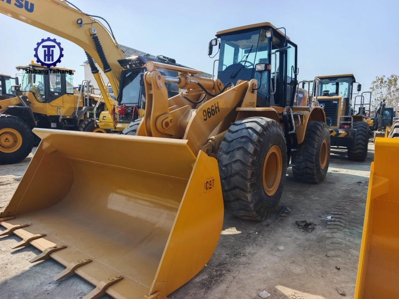 Cargador Caterpillar 966 usado en venta