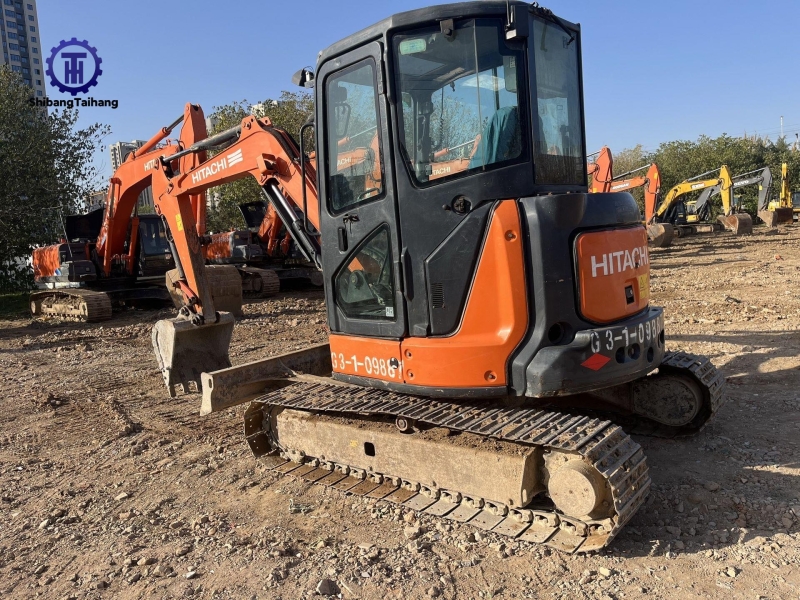 Продается б/у HItachi ZX55