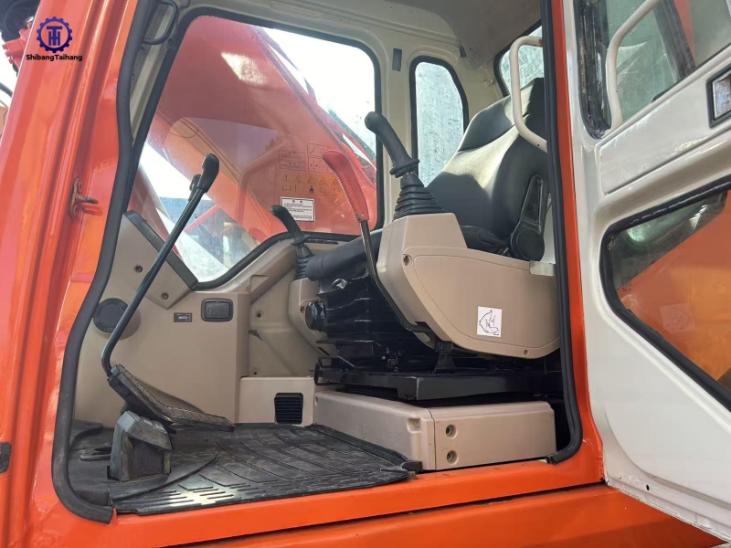 للبيع حفار دوسان DH225 مستعمل