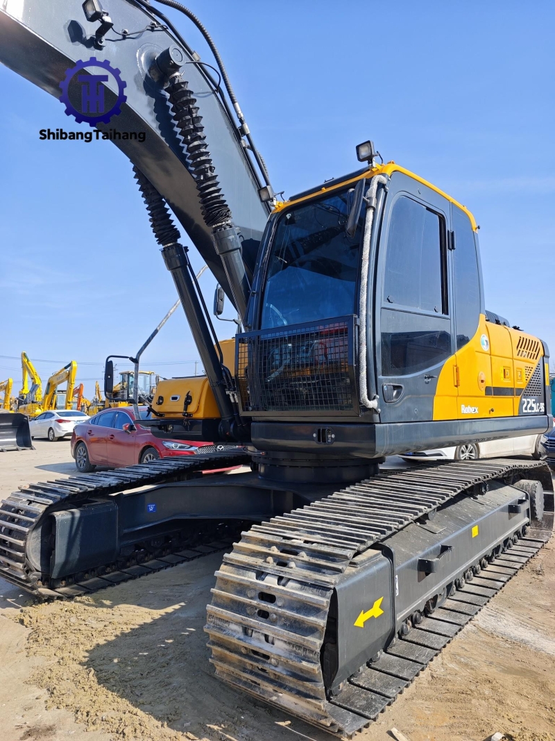 Excavadora Hyundai 225 usado en venta 