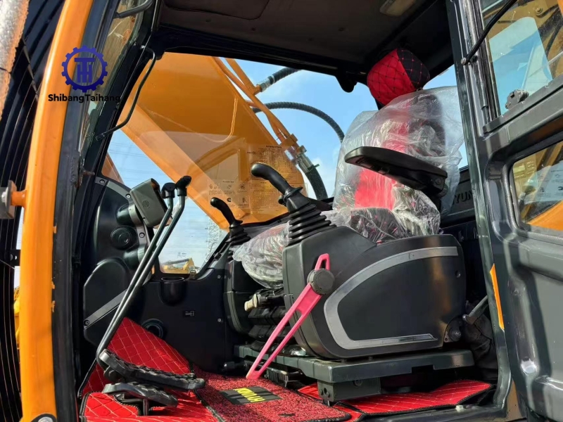 Excavadora Hyundai 305 usado en venta 3