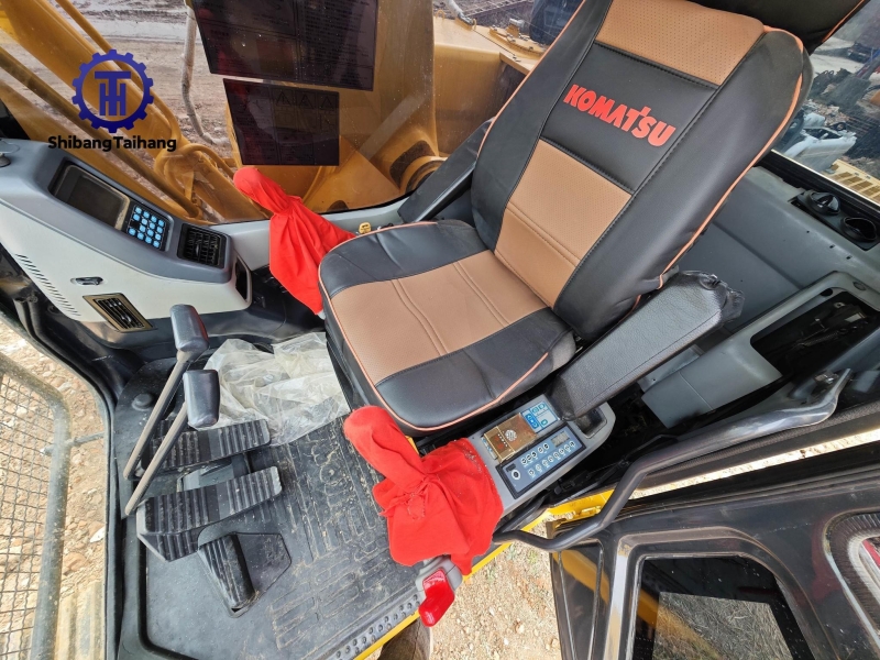 Продается б/у Komatsu 200  .