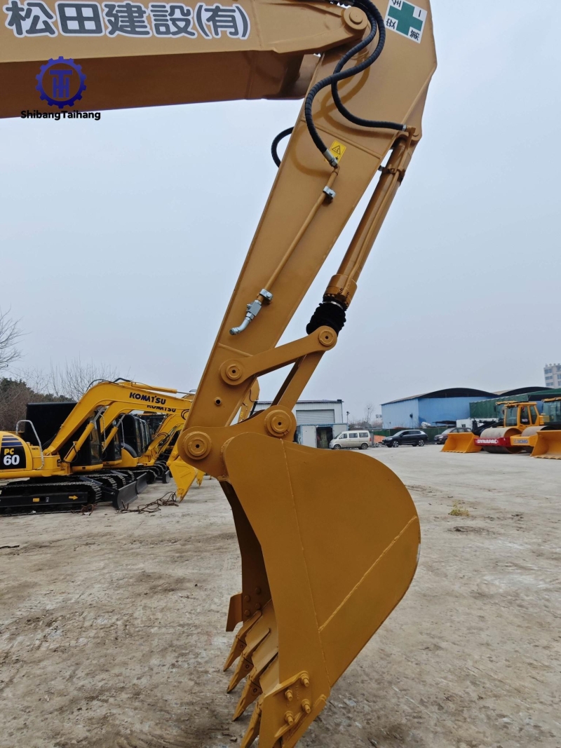 Excavadora Caterpillar 320C Usada en Venta 3