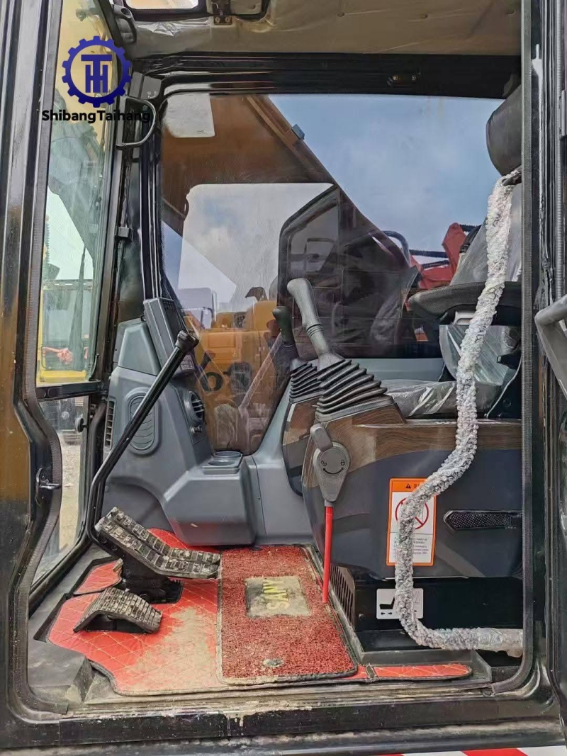 Excavadora SANY 215 Usada en venta 2