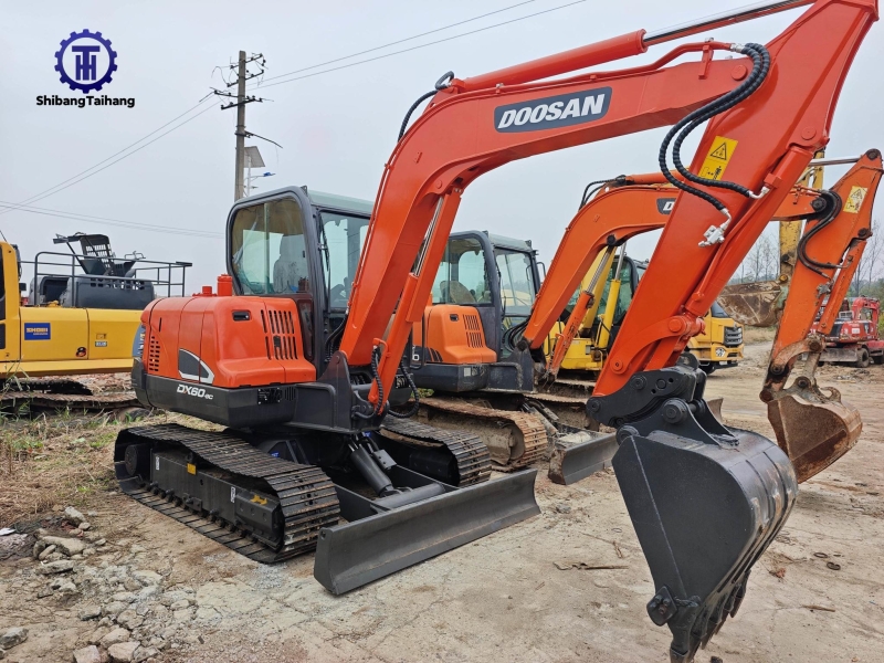 Excavadora Doosan DX60 Usada en venta