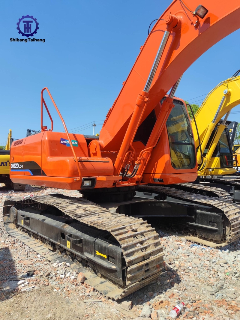 Doosan DH220 d'occasion à vendre