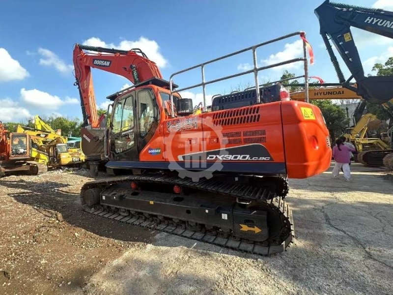 Compact Hydraulic Used Doosan Excavator DX300LC Equipment Trader