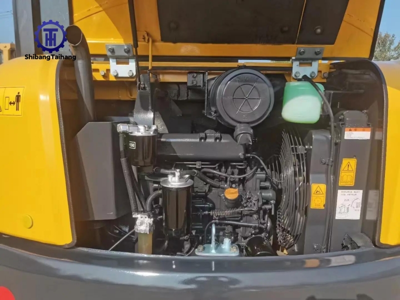 Продается б/у Komatsu 56