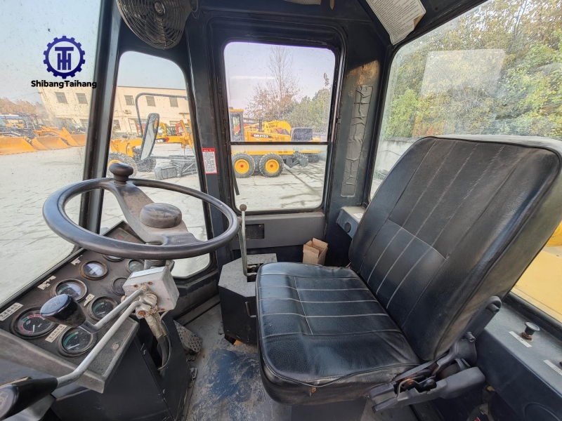 Cargador LiuGong 820C usado en venta 