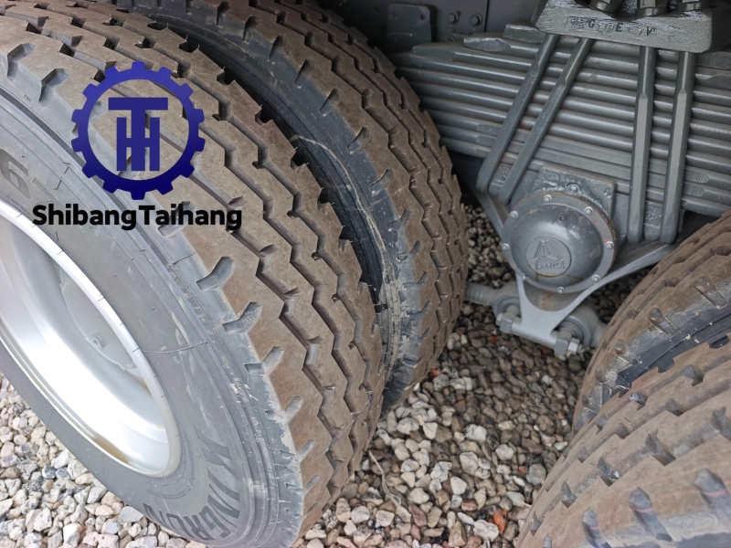 Camion benne Howo 400 8×4 d'occasion