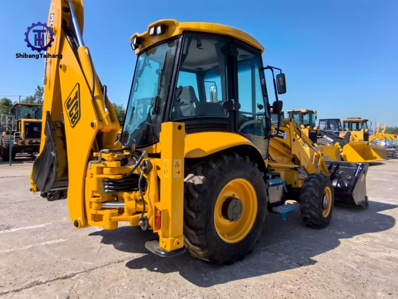 Retroexcavadora JCB 3CX Usada en venta