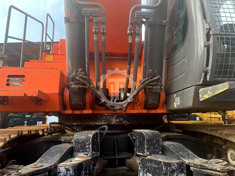 Продается б/у HItachi ZX850