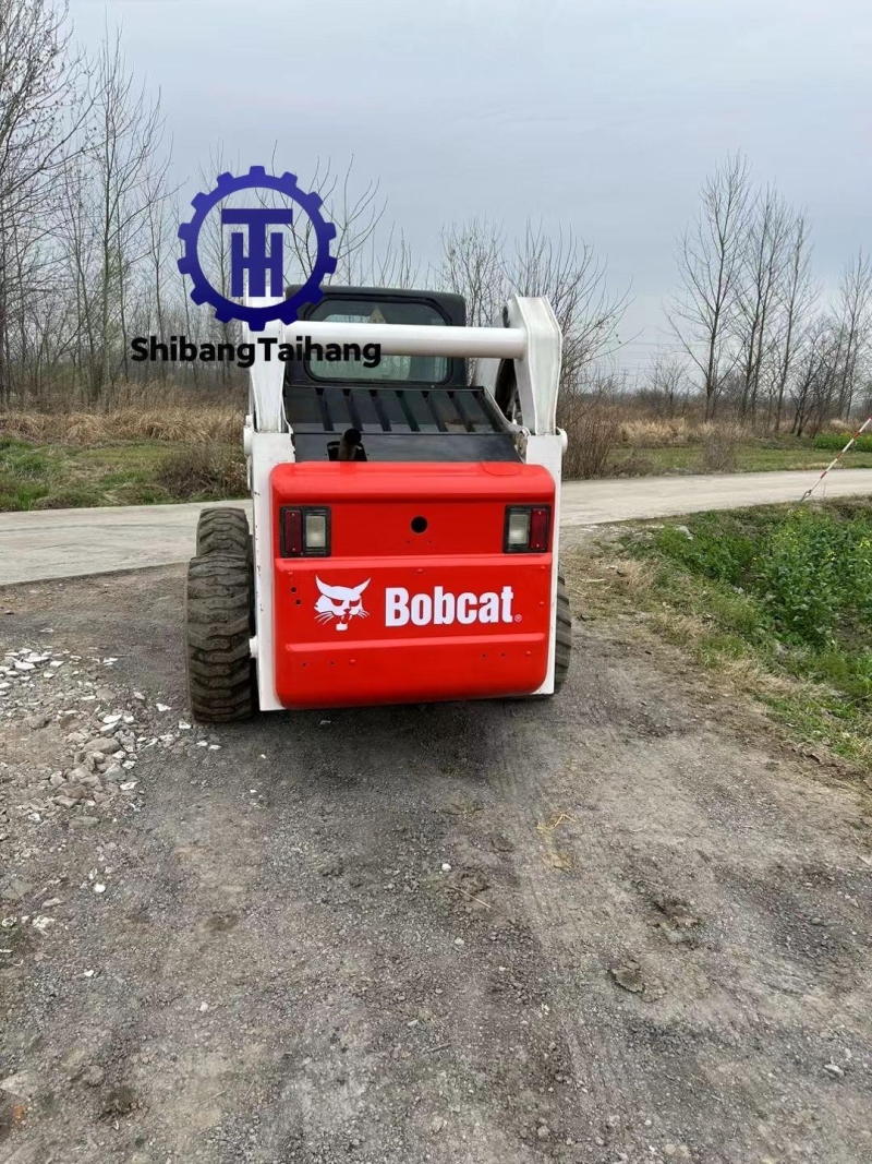 Б/у погрузчик с бортовым поворотом Bobcat S300
