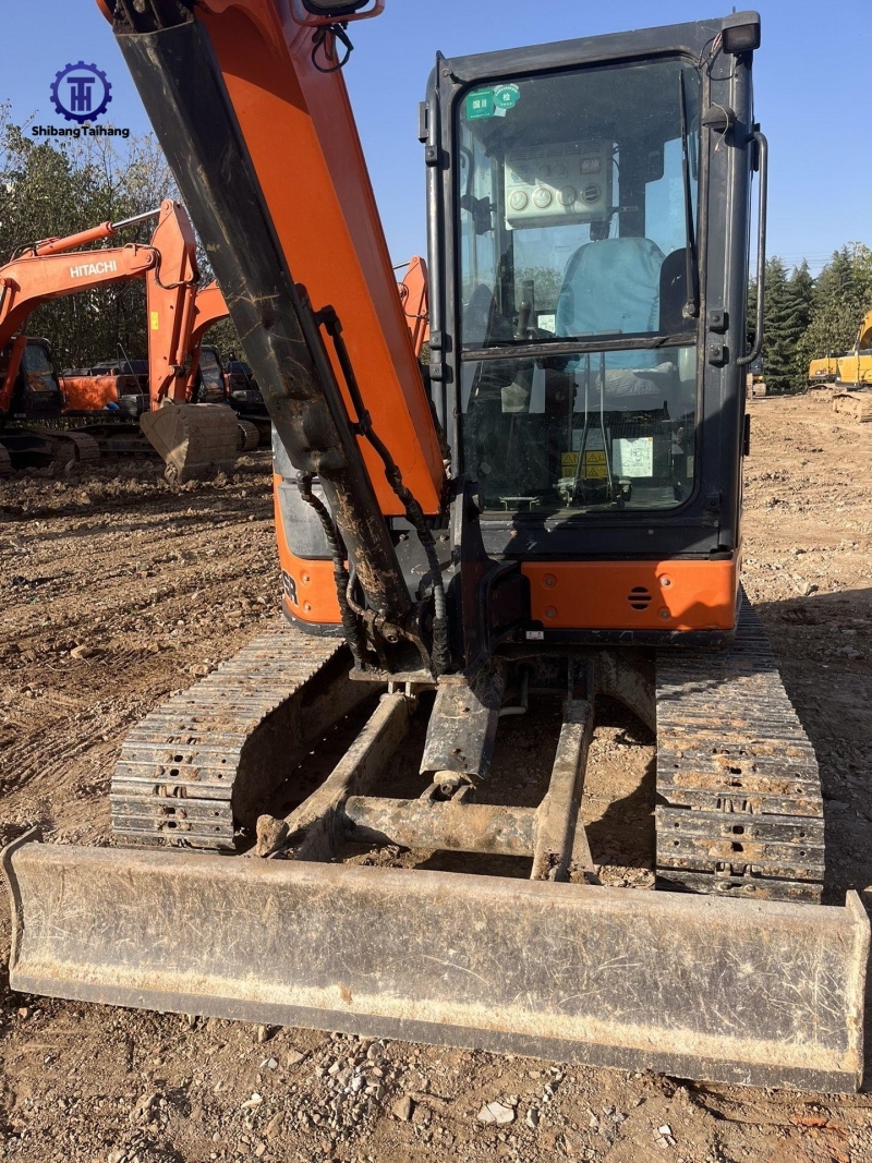 Продается б/у HItachi ZX55