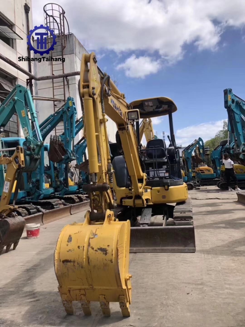Excavadora Komatsu PC30 usado en venta 
