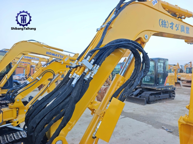 للبيع حفار كوماتسو PC40 مستعمل