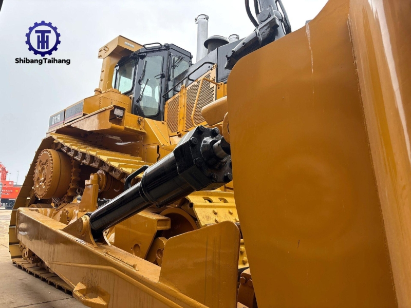 Бульдозер б/у Caterpillar D11 в продаже