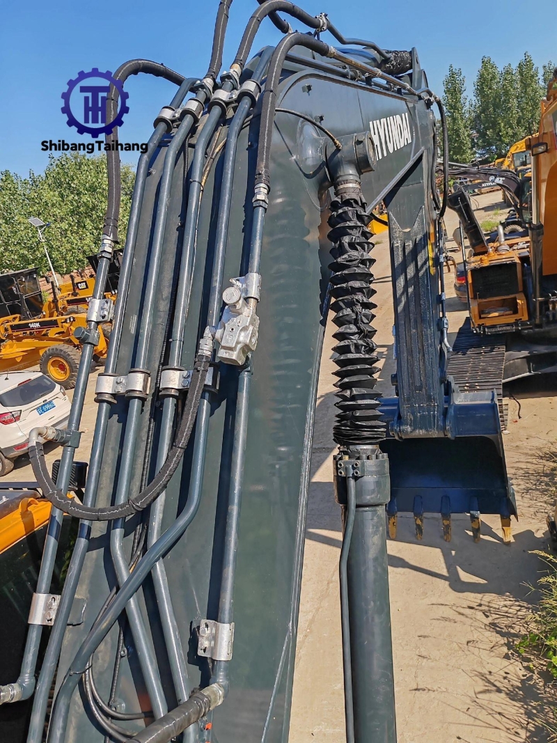 Excavadora Hyundai 305 usado en venta