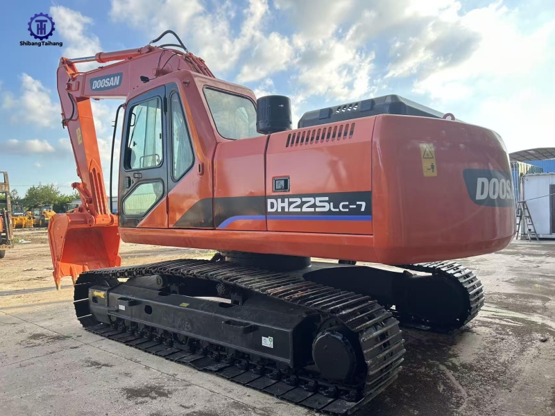 Doosan DH225 d'occasion à vendre