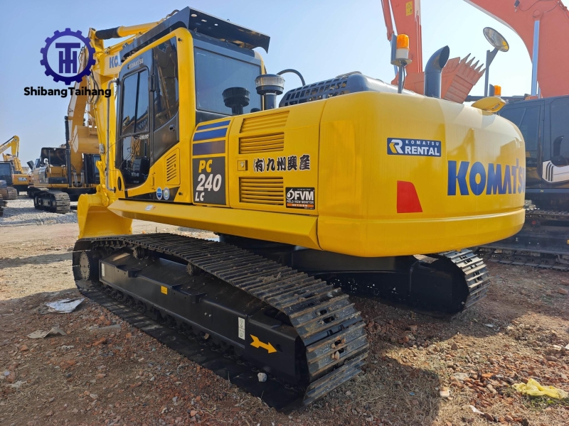 Komatsu PC240 d'occasion à vendre 2