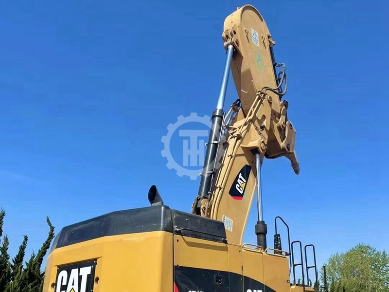 Продается б/у Caterpillar 374D