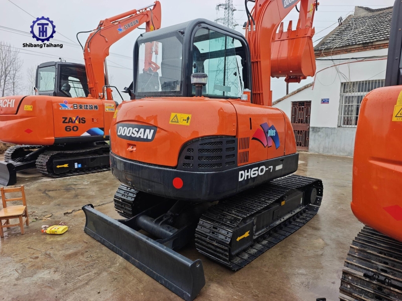 Excavadora Doosan DH60 Usada en venta 2