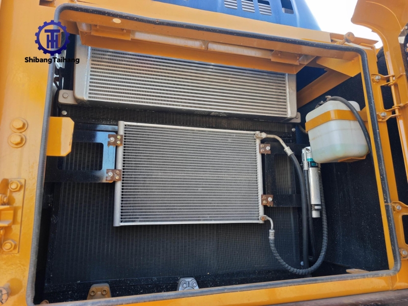 2للبيع حفار ساني 365 مستعمل