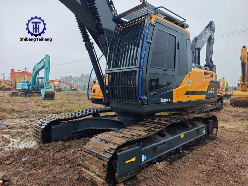 Excavadora Hyundai 220 usado en venta