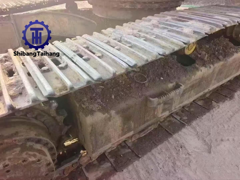 للبيع حفار هيونداي 330 مستعمل