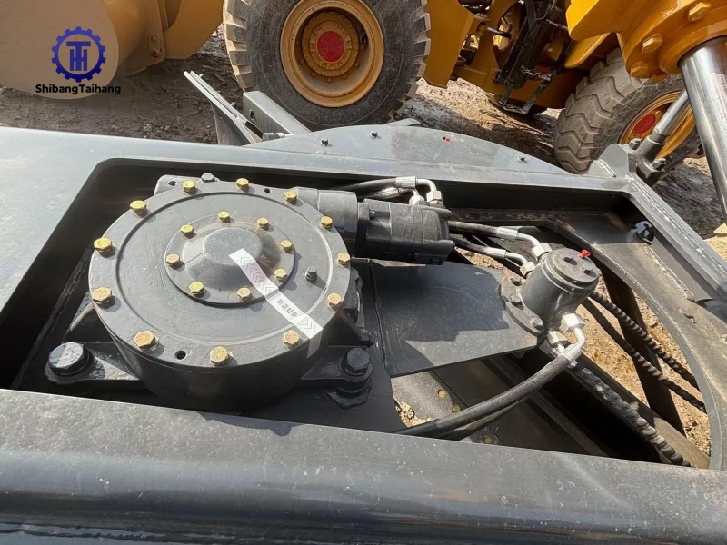 Motoniveladora XCMG 2153 usada en venta 2