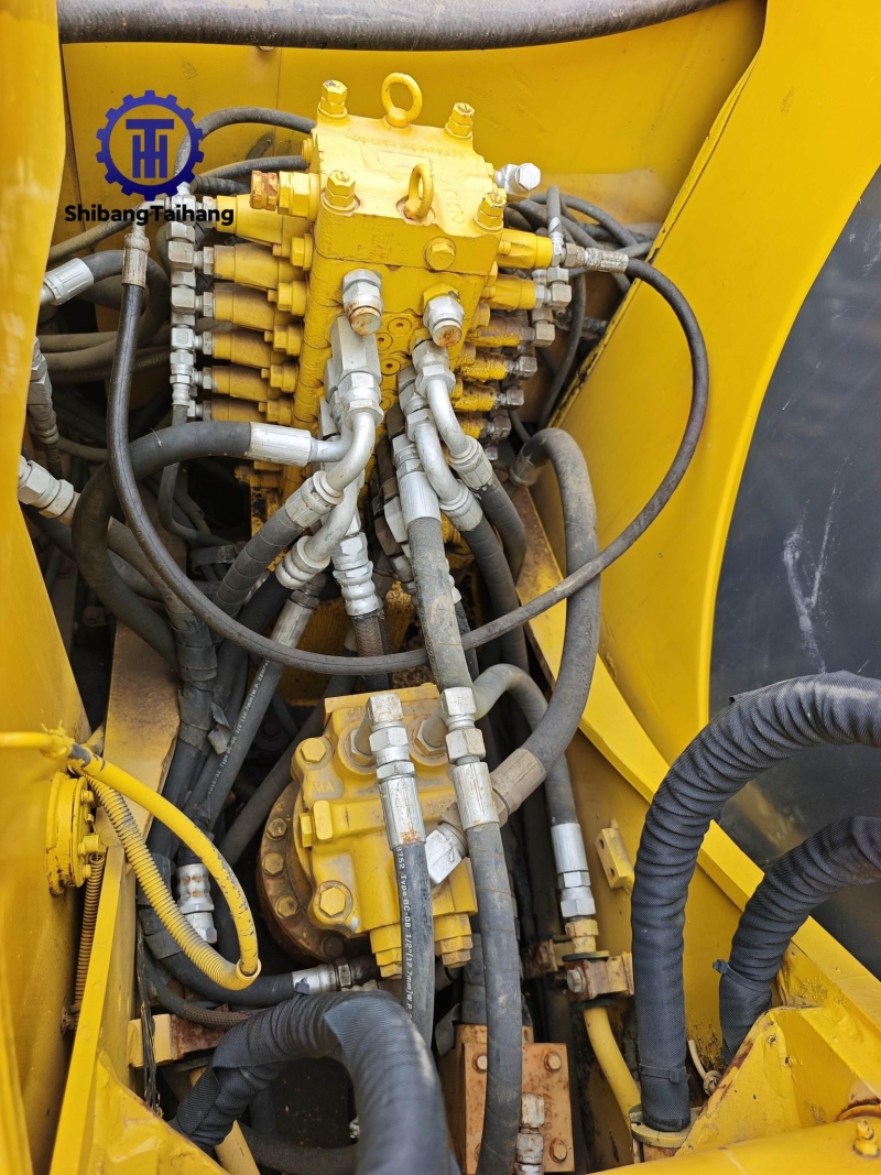 للبيع حفار كوماتسو PC60 مستعمل