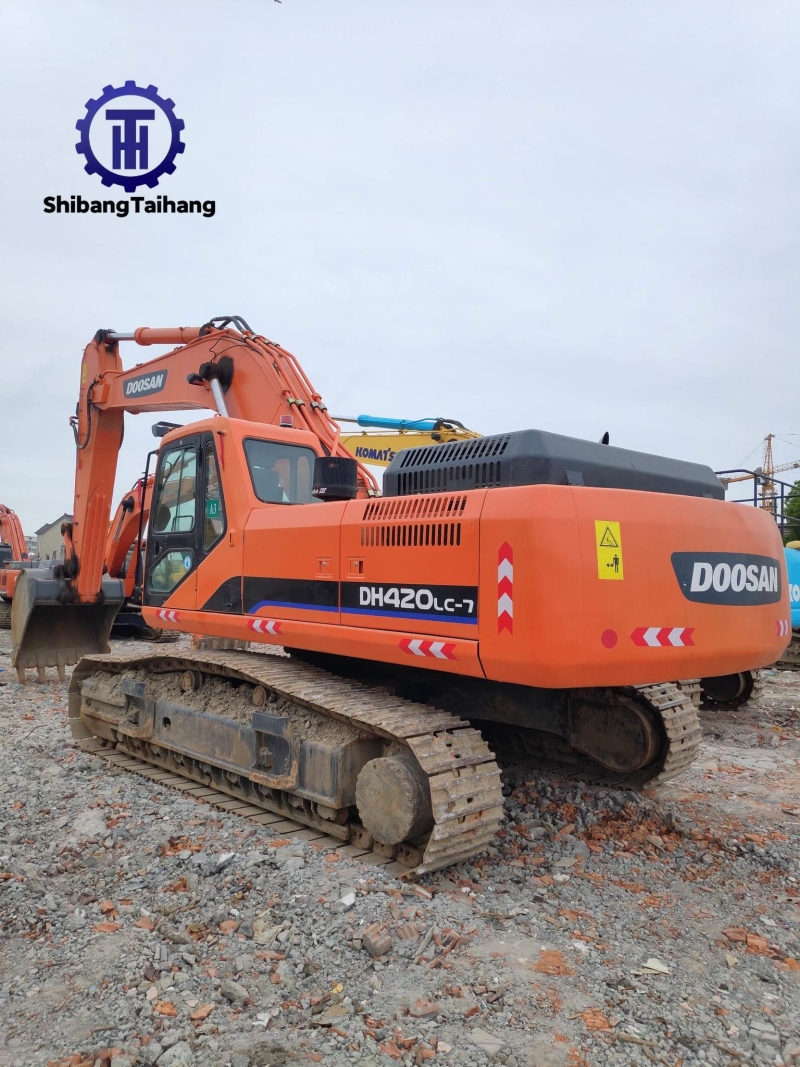  للبيع حفار دوسان DH420 مستعمل