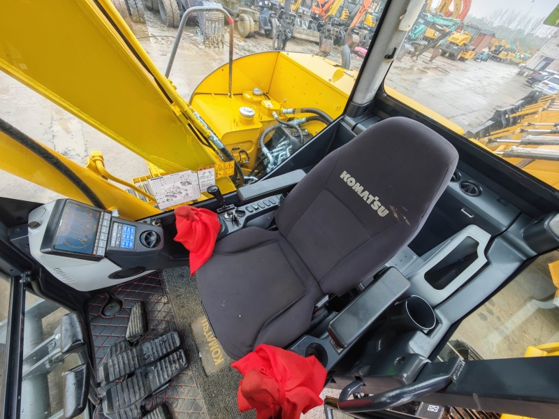 Продается б/у Komatsu 70