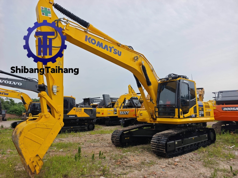 Б/у экскаватор Komatsu 210
