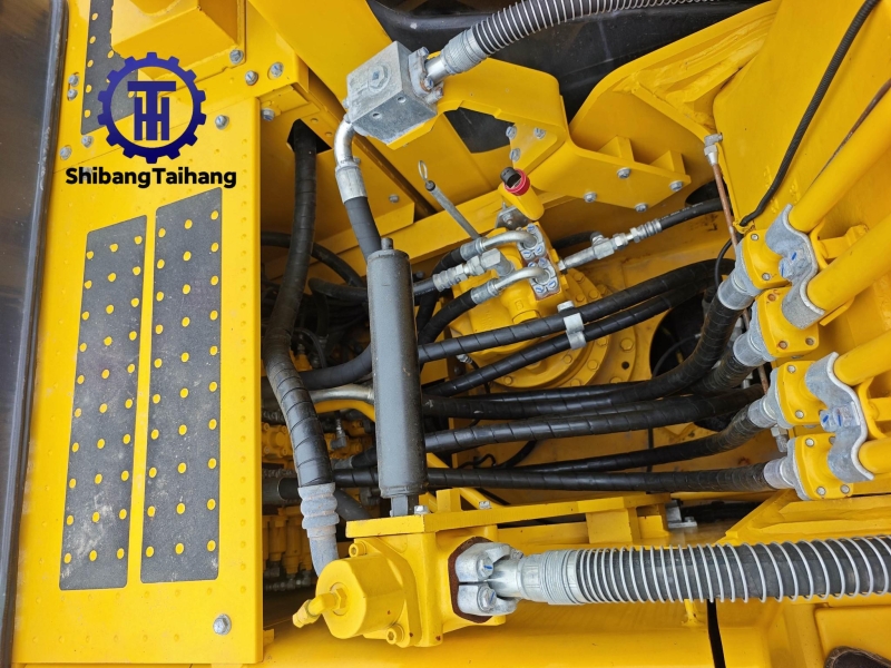 Komatsu PC210 d'occasion à vendre 