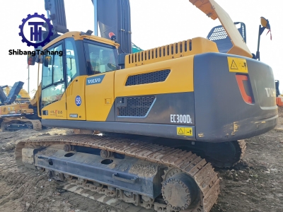 Excavadora Volvo EC300 usada en venta 2