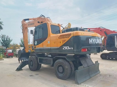 Hyundai Wheeled 210 for Sale
