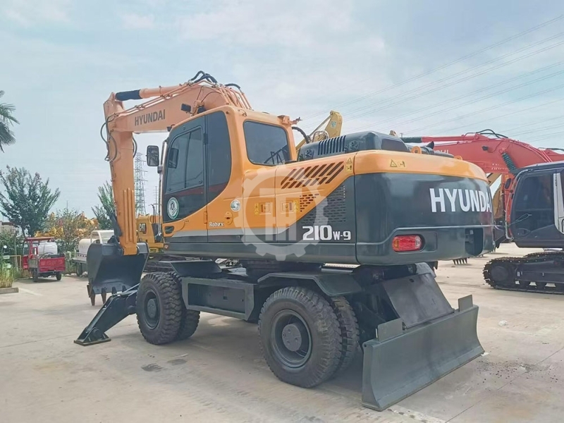 Hyundai Wheeled 210 for Sale